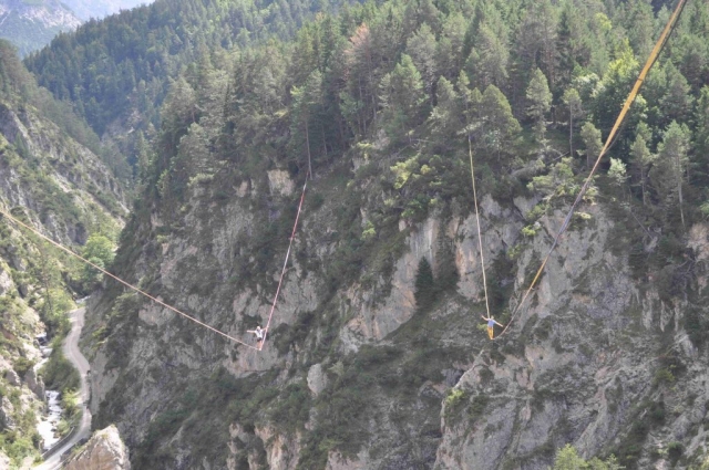 Oliver Roß und Julian Mittermaier beim Highlinetraining